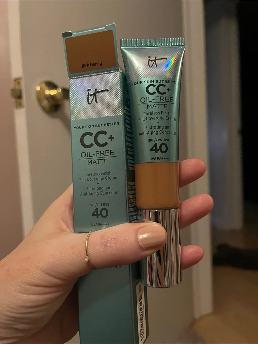 it cosmetics CC+ Oil-Free Matte Cream SPF 40 - Rich Honey